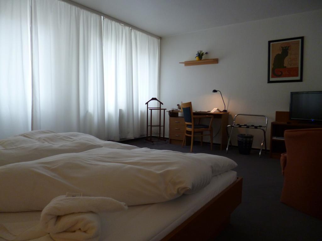 Hotel Restaurant Marbella Minden  Bagian luar foto